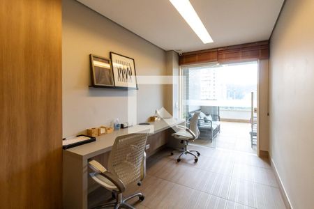 Apartamento para alugar com 167m², 3 quartos e 2 vagas Apartamento para alugar com 167m², 3 quartos e 2 vagasÁrea comum - office