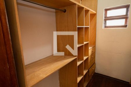Casa à venda com 300m², 6 quartos e 5 vagasCloset - Suíte 4 