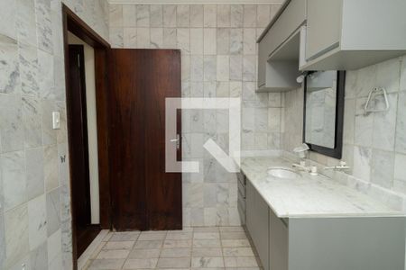 Casa à venda com 300m², 6 quartos e 5 vagasBanheiro -  Suíte 4  