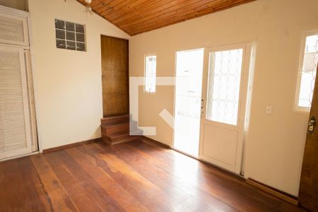 Casa à venda com 300m², 6 quartos e 5 vagasQuarto 