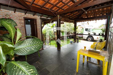 Casa para alugar com 440m², 4 quartos e 8 vagasVaranda - área externa / banheiro