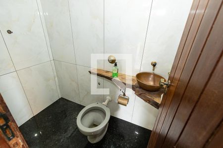 Casa para alugar com 440m², 4 quartos e 8 vagasÁrea externa / banheiro