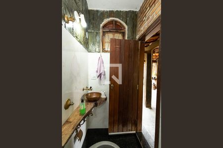 Casa para alugar com 440m², 4 quartos e 8 vagasÁrea externa / banheiro