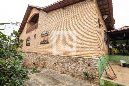 Casa para alugar com 440m², 4 quartos e 8 vagasÁrea externa/ Garagem