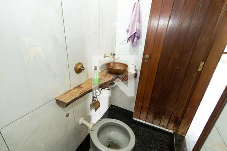 Casa para alugar com 440m², 4 quartos e 8 vagasÁrea externa / banheiro