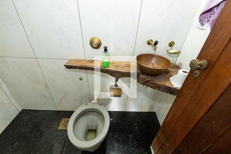 Casa para alugar com 440m², 4 quartos e 8 vagasÁrea externa / banheiro