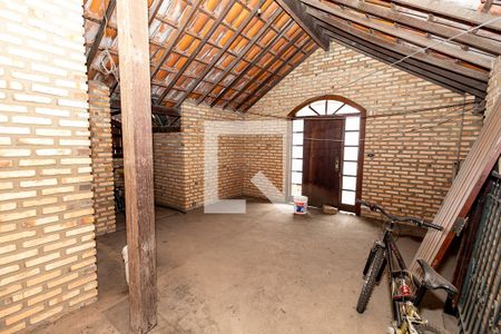 Casa para alugar com 440m², 4 quartos e 8 vagasSótão 