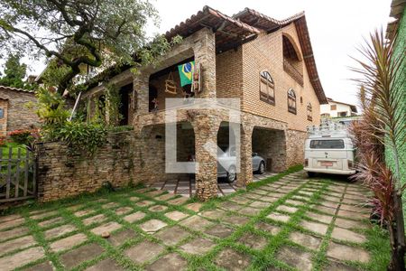 Casa para alugar com 440m², 4 quartos e 8 vagasÁrea externa/ Garagem