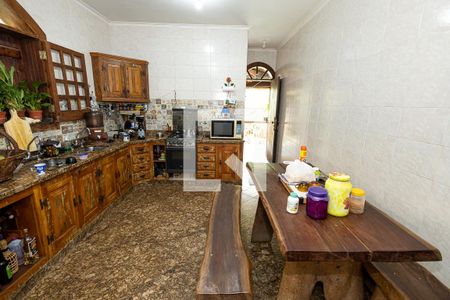 Casa para alugar com 440m², 4 quartos e 8 vagasCozinha