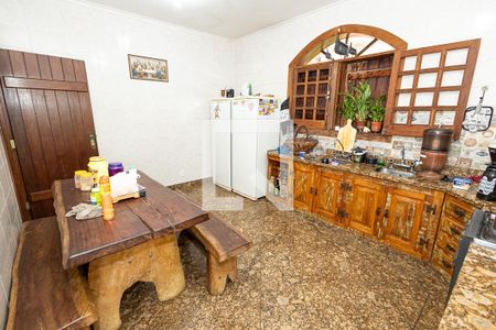 Casa para alugar com 440m², 4 quartos e 8 vagasCozinha