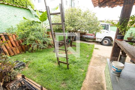 Casa para alugar com 440m², 4 quartos e 8 vagasQuintal