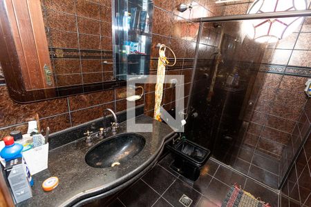 Casa para alugar com 440m², 4 quartos e 8 vagasBanheiro social