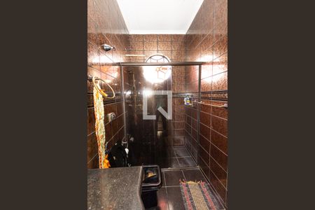 Casa para alugar com 440m², 4 quartos e 8 vagasBanheiro social