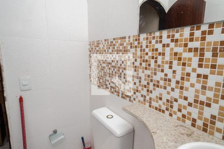 Casa à venda com 220m², 3 quartos e 3 vagas Casa à venda com 220m², 3 quartos e 3 vagasLavabo