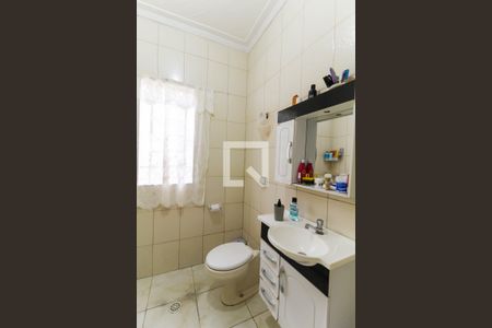 Casa à venda com 240m², 3 quartos e sem vaga Casa à venda com 240m², 3 quartos e sem vagaBanheiro casa 1