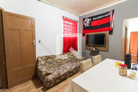 Casa à venda com 240m², 3 quartos e sem vaga Casa à venda com 240m², 3 quartos e sem vagaSala casa 2