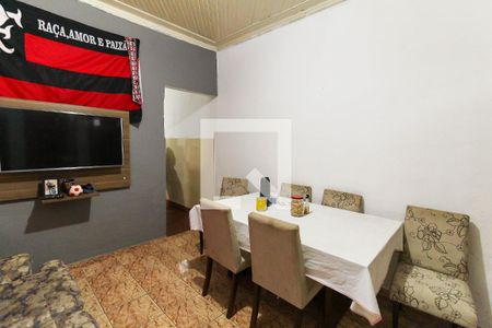 Casa à venda com 240m², 3 quartos e sem vaga Casa à venda com 240m², 3 quartos e sem vagaSala casa 2