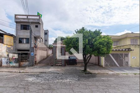 Casa para alugar com 40m², 1 quarto e sem vaga Casa para alugar com 40m², 1 quarto e sem vagaFachada
