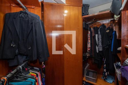 Apartamento à venda com 256m², 4 quartos e 6 vagasCloset da suíte 1