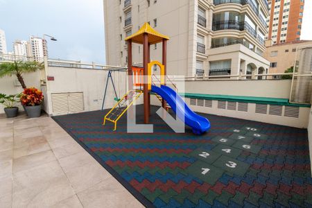 Apartamento à venda com 256m², 4 quartos e 6 vagasÁrea comum - Playground