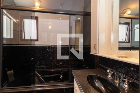 Apartamento à venda com 256m², 4 quartos e 6 vagasBanheiro da Suíte 1