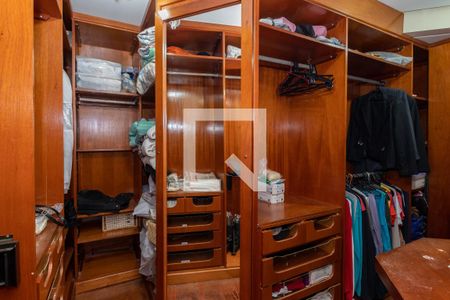 Apartamento à venda com 256m², 4 quartos e 6 vagasCloset da suíte 1