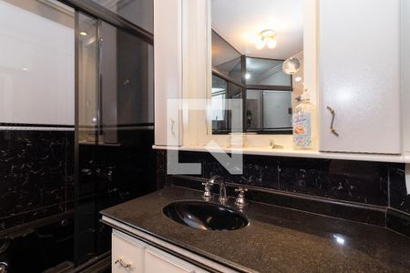 Apartamento à venda com 256m², 4 quartos e 6 vagasBanheiro da Suíte 1