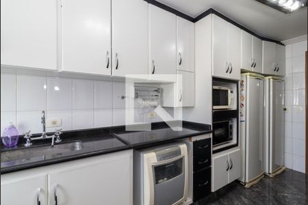 Apartamento à venda com 256m², 4 quartos e 6 vagasCozinha