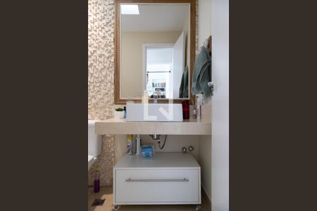 Casa de condomínio à venda com 270m², 3 quartos e 1 vagaBanheiro