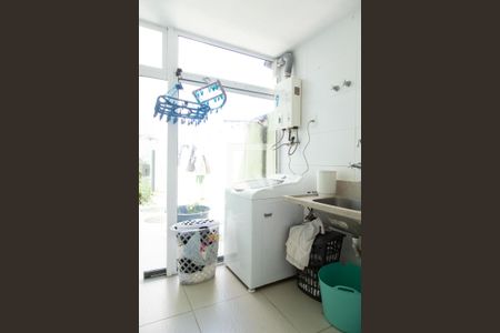 Casa de condomínio à venda com 270m², 3 quartos e 1 vagaÁrea de Serviço