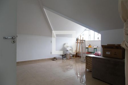 Casa de condomínio à venda com 270m², 3 quartos e 1 vagaDormitório 4