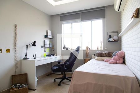 Casa de condomínio à venda com 270m², 3 quartos e 1 vagaDormitório 2