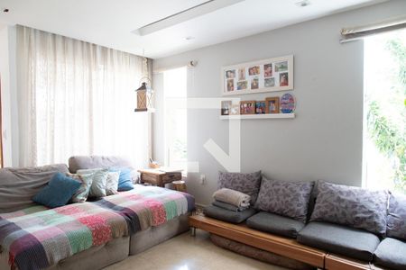 Casa de condomínio à venda com 270m², 3 quartos e 1 vagaSala