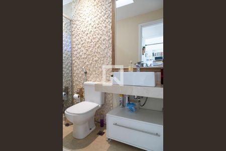 Casa de condomínio à venda com 270m², 3 quartos e 1 vagaBanheiro