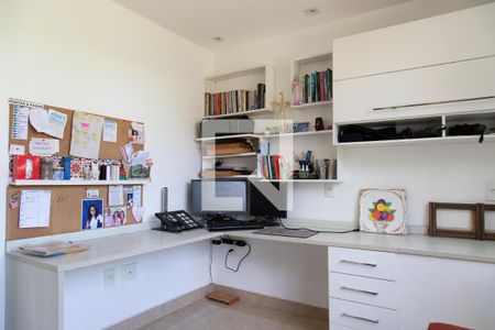 Casa de condomínio à venda com 270m², 3 quartos e 1 vagaEscritório  