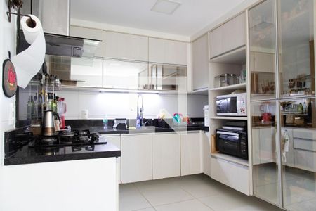 Casa de condomínio à venda com 270m², 3 quartos e 1 vagaCozinha