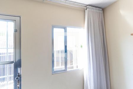 Sala de casa à venda com 3 quartos, 120m² em Vila Granada, São Paulo