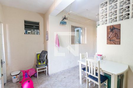 Casa à venda com 120m², 3 quartos e 2 vagasLavanderia