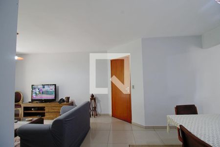 Sala  de apartamento para alugar com 3 quartos, 107m² em Chácara Agrindus, Taboão da Serra