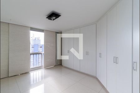 Apartamento à venda com 285m², 4 quartos e 2 vagasSuíte 2