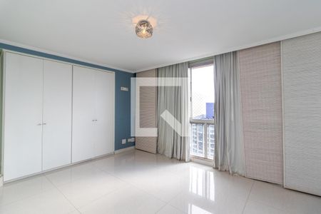 Apartamento à venda com 285m², 4 quartos e 2 vagasSuíte 1