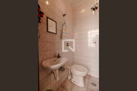 Casa à venda com 240m², 3 quartos e 2 vagasBanheiro de serviço