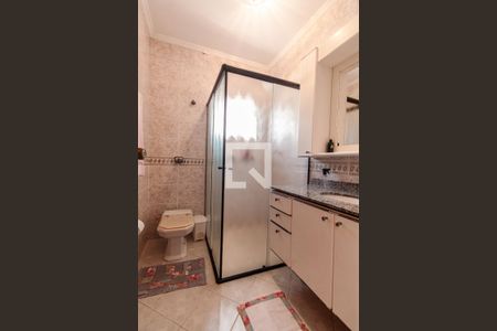 Casa à venda com 240m², 3 quartos e 2 vagasBanheiro