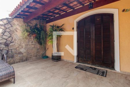 Casa à venda com 240m², 3 quartos e 2 vagasVaranda