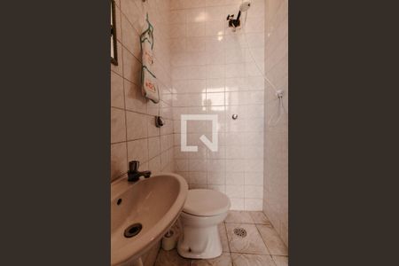 Casa à venda com 240m², 3 quartos e 2 vagasBanheiro de serviço