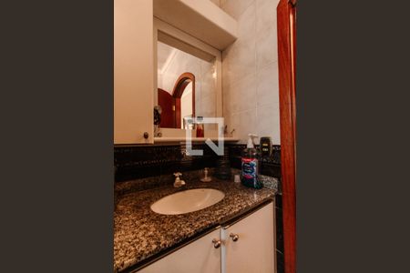 Casa à venda com 240m², 3 quartos e 2 vagasBanheiro do quarto 1