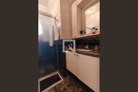 Casa à venda com 240m², 3 quartos e 2 vagasBanheiro do quarto 1