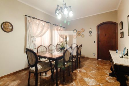 Casa à venda com 240m², 3 quartos e 2 vagasSala de jantar