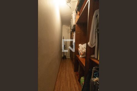 Casa à venda com 240m², 3 quartos e 2 vagasCloset