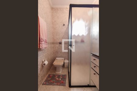 Casa à venda com 240m², 3 quartos e 2 vagasBanheiro